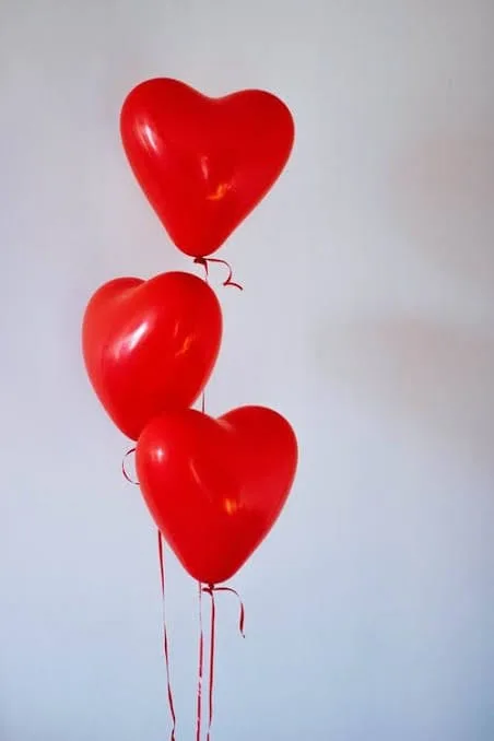 20 Red Heart Balloons