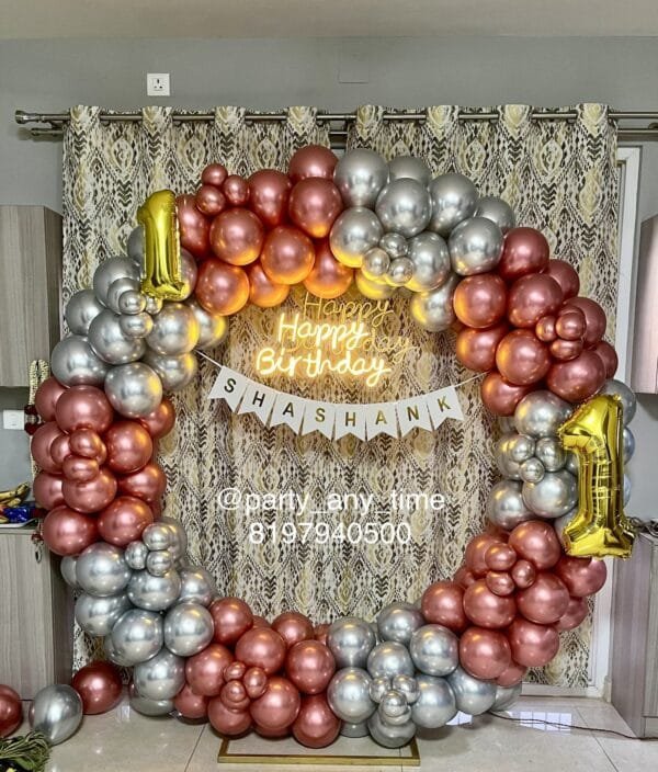 Chrome balloon arch 4